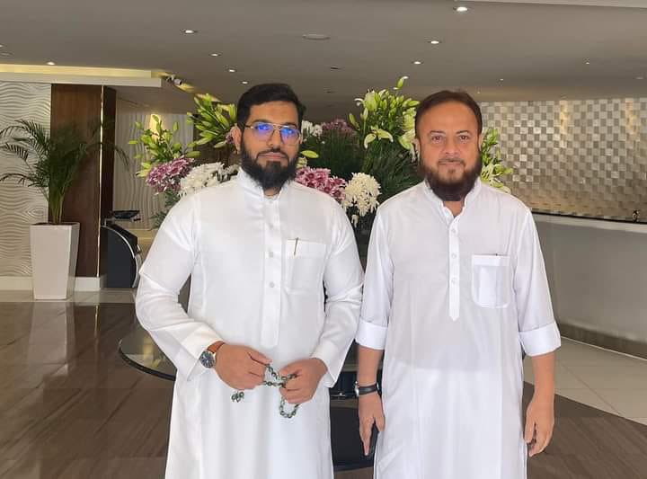 Just had the pleasure of meeting @ZafarSareshwala sahab last week in Saudi Arabia. We discussed about the significance of educational and social reforms Indian Muslims should have. His Taleem-o-Tarbiyat initiative to empower the underprivileged is simply commendable!