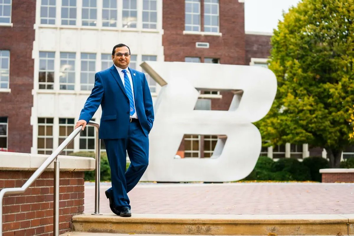 BoiseState's tweet photo. Congrats to Krishna Pakala, assistant professor of mechanical and biomedical engineering @BoiseStateCOEN, who will receive the National Outstanding Teaching Award this week from the American Society for Engineering Education.

🔗: https://t.co/PRCP6Cnep7
📷: Chandler Thornton https://t.co/vgrshcJlYC