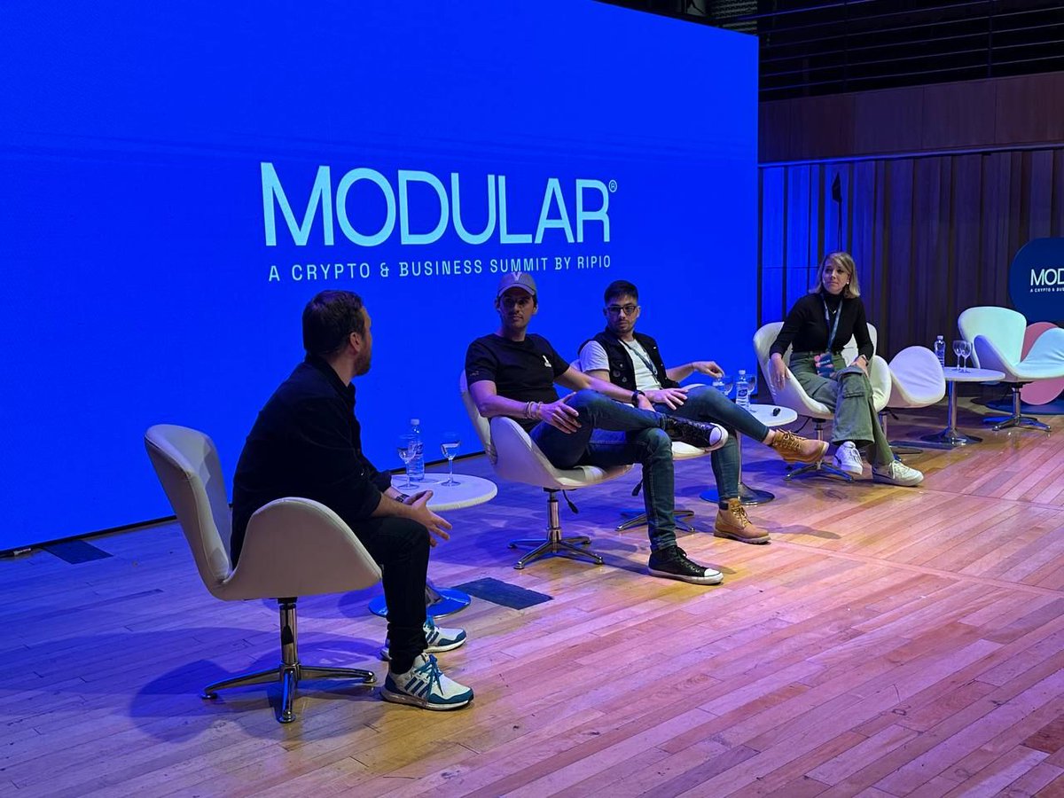DefyEducation's tweet photo. Momentos de la semana pasada donde nuestro CEO @PabloSabbatella  estuvo participando del panel "Safety first: privacy and security in web3" en el Modular Summit🚀 organizado por @RipioApp , junto con @fede_k  de @faradaysec , Brenda Manzano de @onetreeows  y @alejolovallo de @ThinkandDev