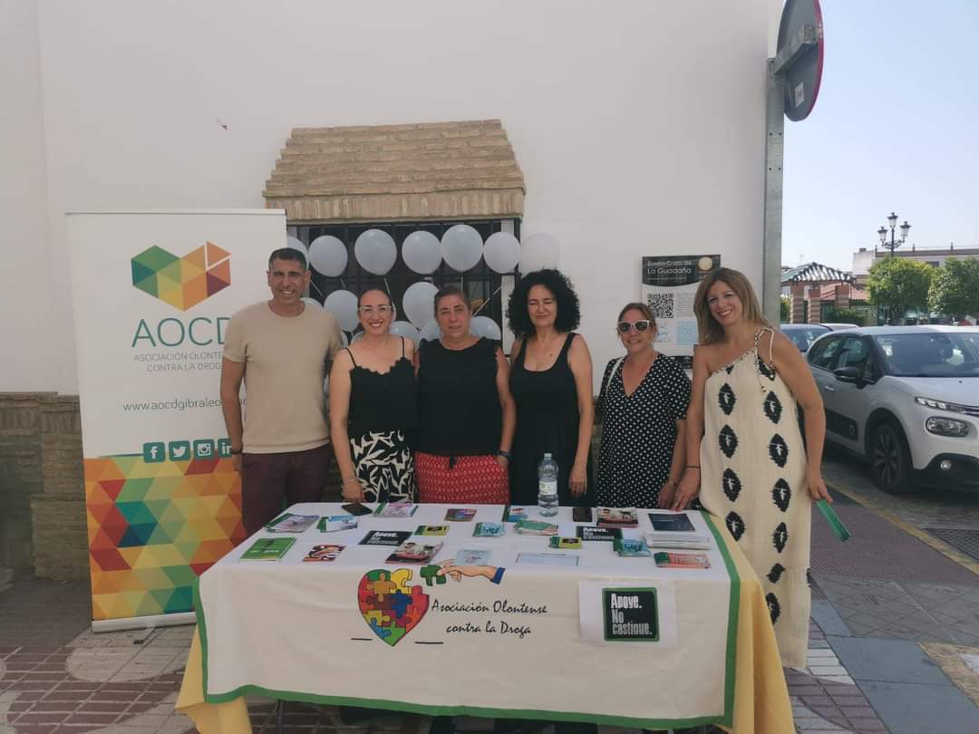 AOCDGibraleon's tweet photo. 🧡 La #AOCD conmemora el Día Internacional de la Lucha contra el Uso indebido y Tráfico Ilícito de Drogas con un stand de información y sensibilización donde hemos transmitido a todas las personas, los riesgos asociados a las diferentes adicciones con o sin sustancias. https://t.co/gIIuCsRFYr