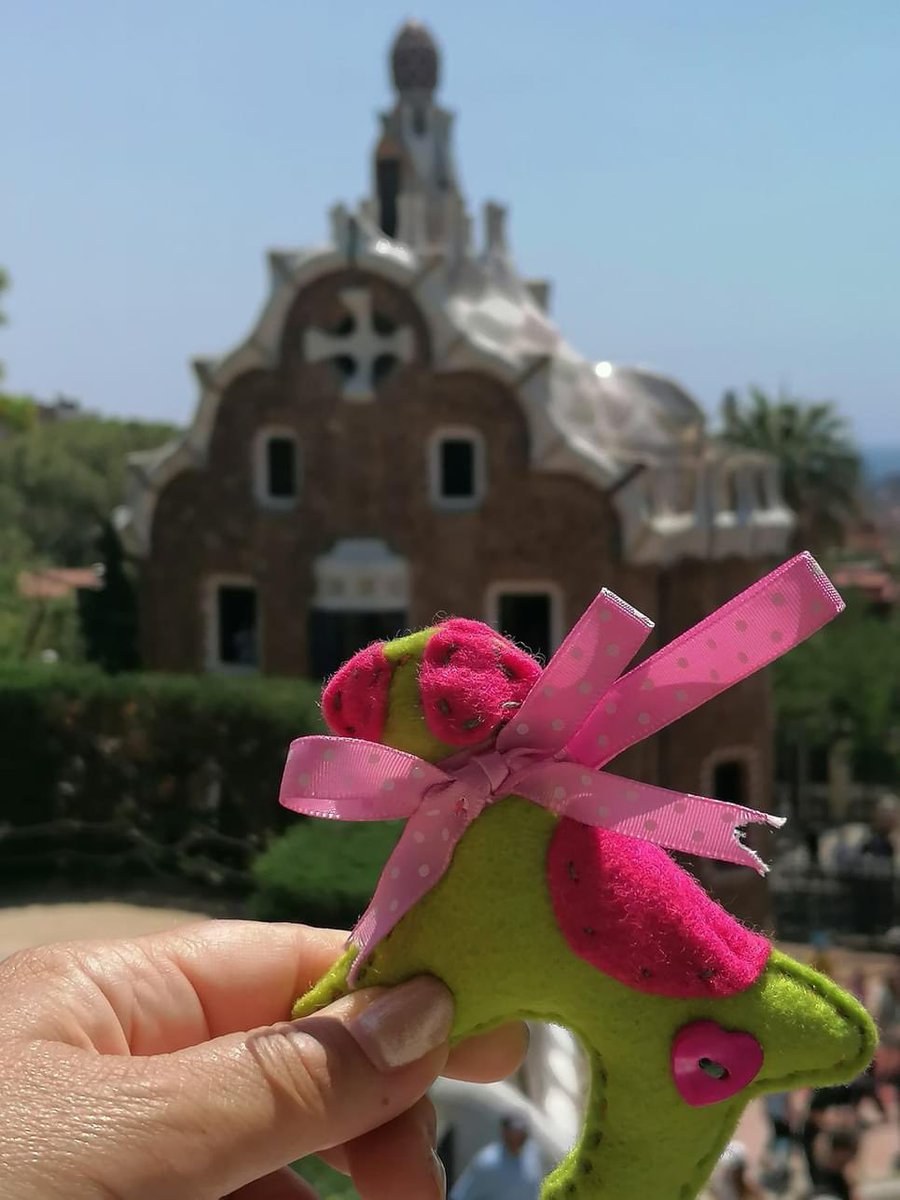 Thanks Shane  & Julie for taking #Hounds4huntingtons #sybilontour with you on your birthday cruise . Gorgeous photos of gorgeous people  and fabulous destinations it looks blooming lovely xxxx 😘😘😘