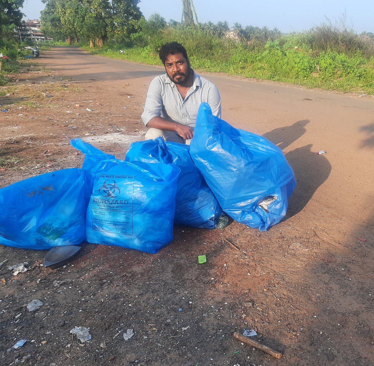 GODFREYFRANKLIN's tweet photo. @amchemgoa i work on ground not on twitter. Lets us clean our land https://t.co/f85TFQwNQ1