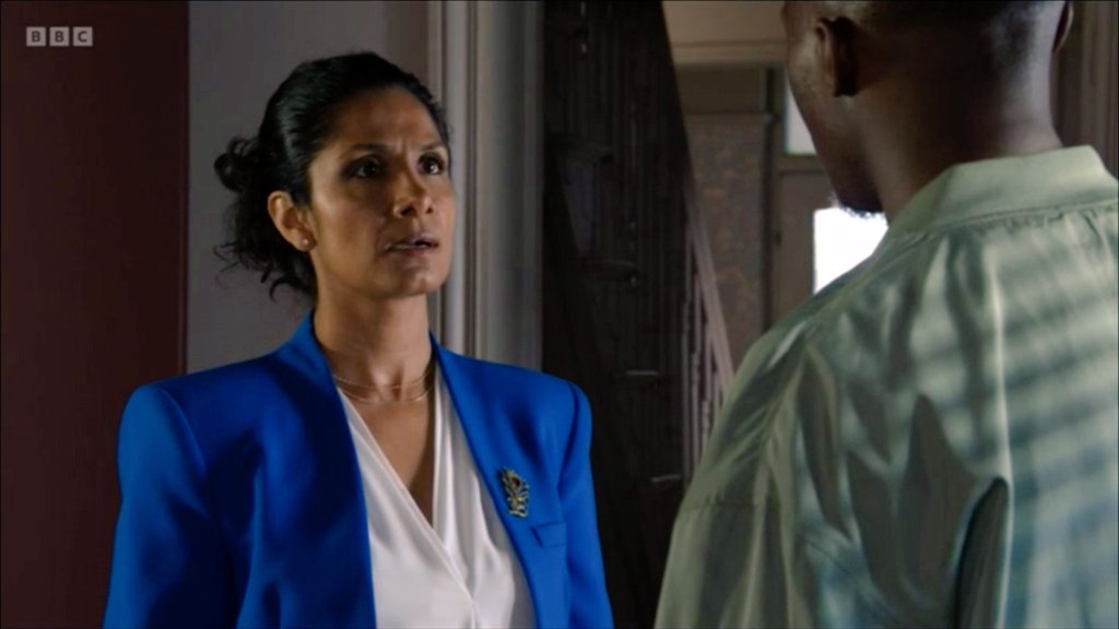 LovingSukeve's tweet photo. Suki wearing blue though! 😍💙
#EastEnders #SukiPanesar #BalvinderSopal https://t.co/29TYrIE9kd