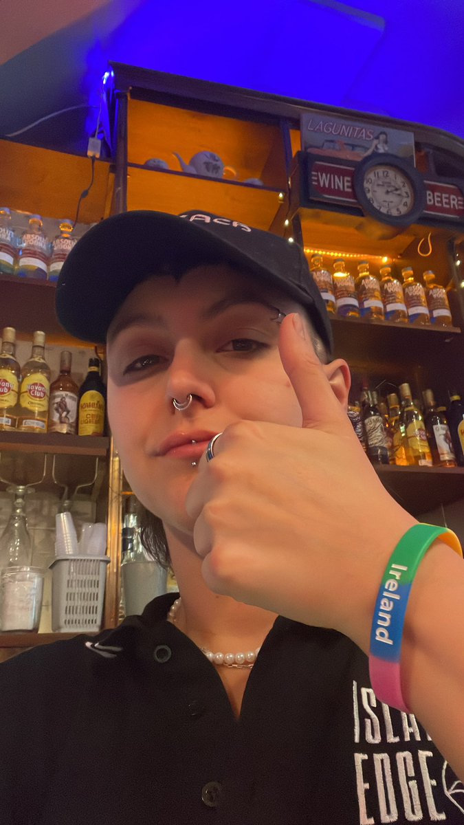 vicksdorneles's tweet photo. do I look like I am dead inside https://t.co/wubhSVY4Wo