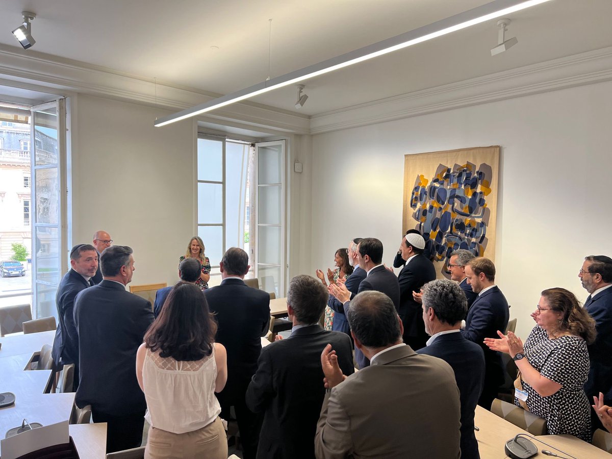 Moments d'amitié, de convivialité et de partage, à l'occasion de la remise de la médaille de l'Assemblée Nationale à Daniel Saada, en poste pendant de nombreuses années à l'Ambassade d' #Israël en France!