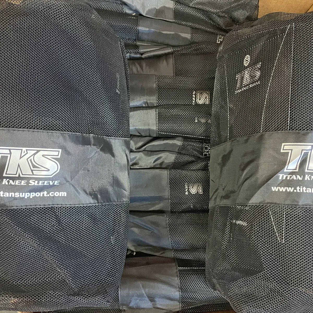 PullumGymKit's tweet image. 👀 Welcome to the TKS performance revolution...in stock NOW!

Those who entered our competition keep an eye on your messages as we announce the lucky winner of a 1st edition pair of TKS from @TitanPowerlifti 

#Winner #KneeSleeves #PowerLifting #Squat #OrderNow #Pullum