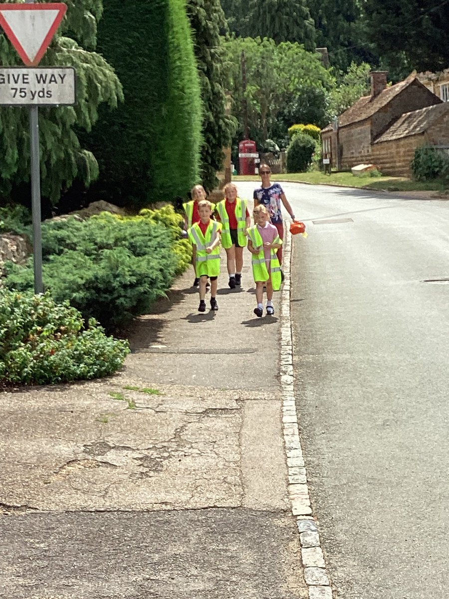 We went for a walk today to help Mrs Southcombe clock up more miles..The Magnificent Minds showing off their hi vis <a href="/ViggoVenn/">Viggo Venn</a> Please sponsor Mrs Southcombe via <a href="/GoFundMeUK/">GoFundMeUK</a> <a href="/CottinghamCofE/">Cottingham CofE</a>  
gofundme.com/f/100-mile-wal…
