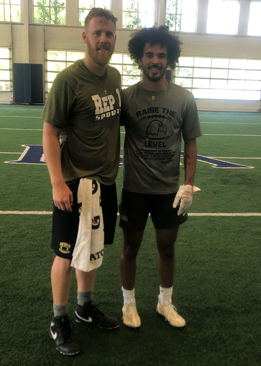 @DanielMorra9 Putting the work in with NFL QB C.J Beathard! @jacksonvillejaguars and BGA HS Alum! They've been working since Dan was junior! Thank You so Much @cjbeathard for giving Daniel opportunity to learn and grow! Thank You @KurtBeathard @cnfootball @coachJZimmerman