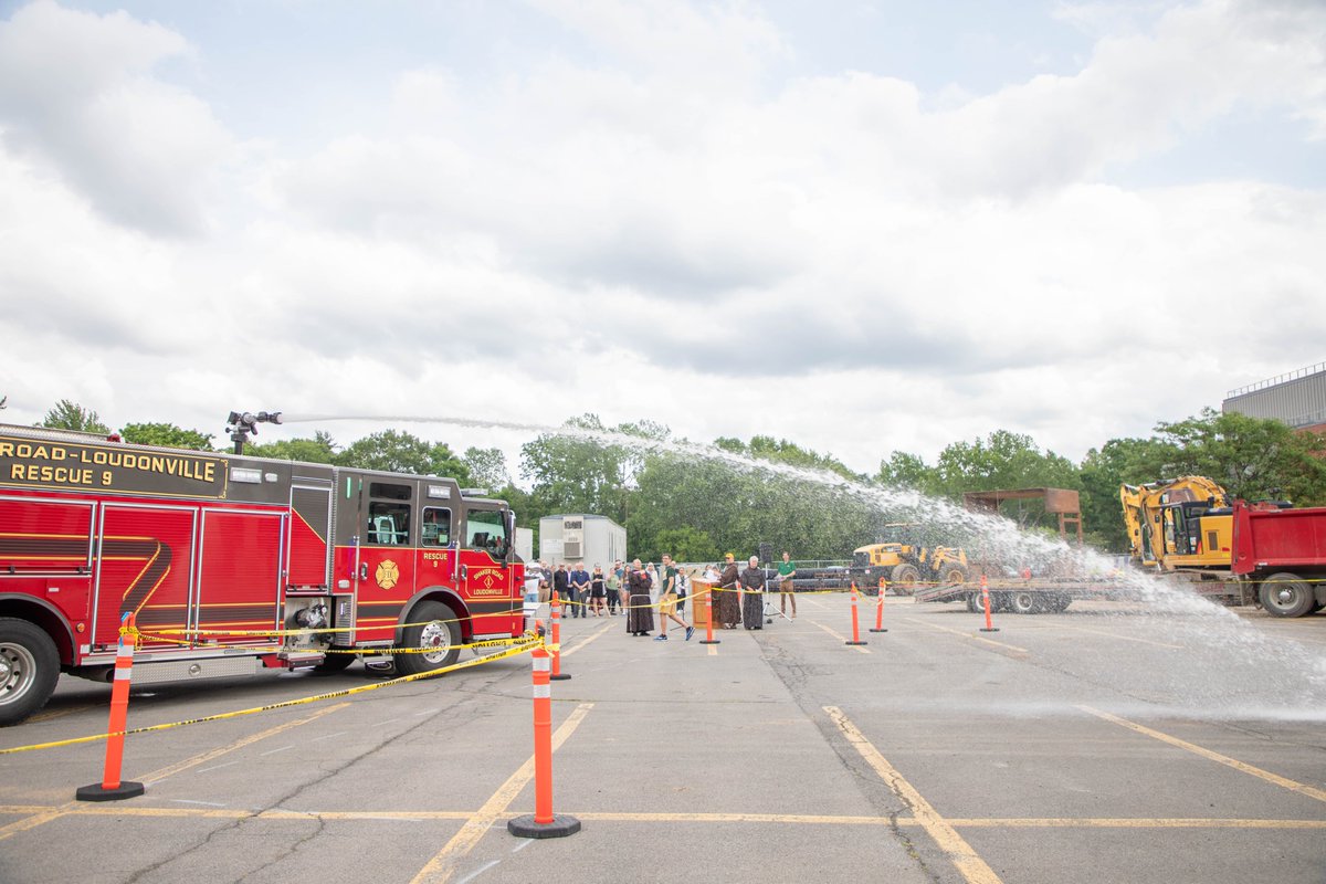 We take ground blessings very seriously!🚒Excited to begin work on our new $35 million science center expansion, Nobel Hall. 🔗: bit.ly/46pPaKc