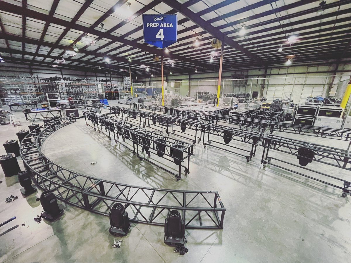 Prepping for the Fourth of July in Nashville! 🇺🇸 #ShopLife 

Lighting design: Dean Spurlock