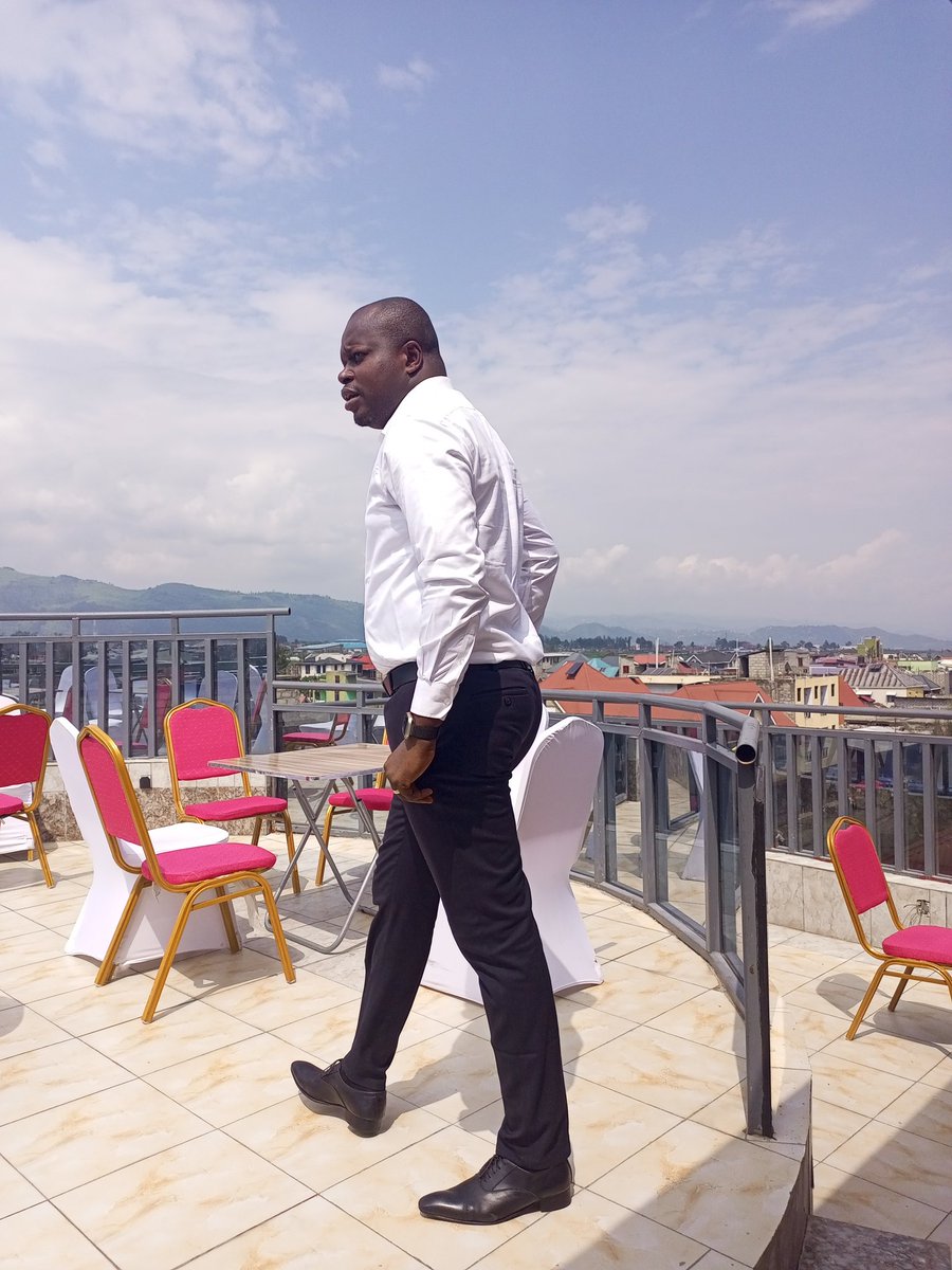 MichelLonghe's tweet photo. Regard tourné vers l'avenir... confiant pour un jour nouveau...#RDC terre d'avenir... https://t.co/exSc24omXK