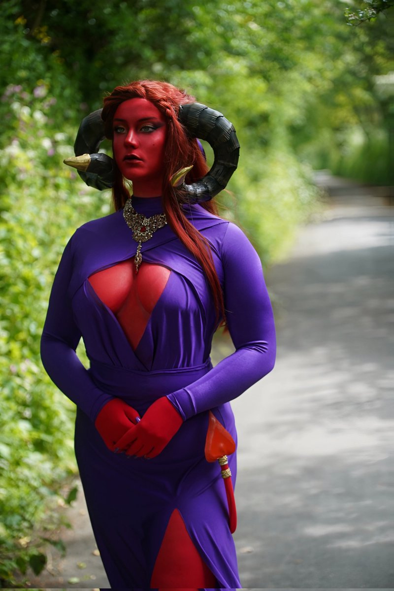 Marion is the definition of Mommy (in all ways)
Had lots of fun waltzing around con last month and fawning over my little sapphire 

<a href="/CriticalRole/">Critical Role</a> 
#criticalrole #marionlavorre #rubyofthesea #isitthursdayyet #mightynein