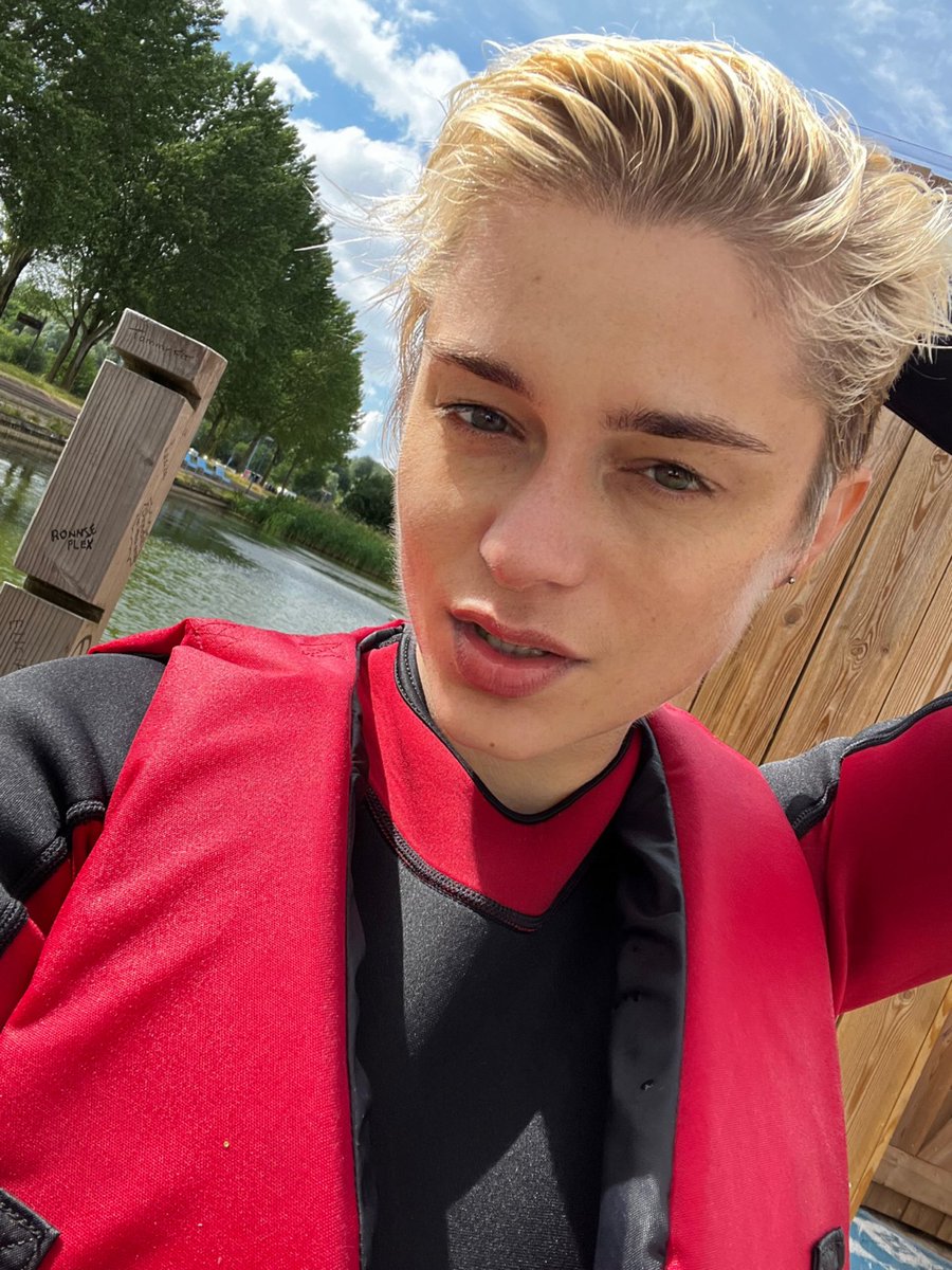 Lady in Red……. 🤣🤣🤣🤣🤪