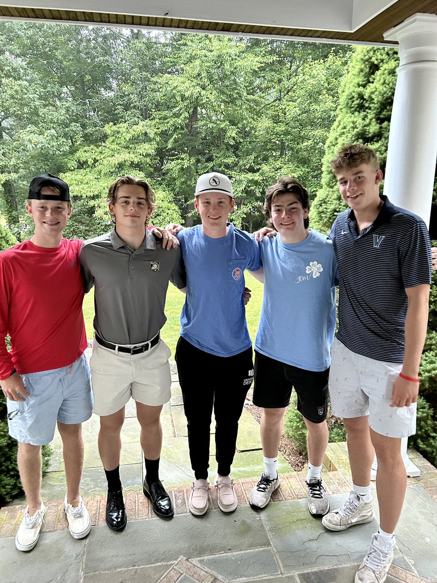 fairfieldprep's tweet image. True Brotherhood! Prep brothers showed up on the Hicks family doorstep at 5:20 a.m. to see off Jackson Hicks ‘23 to his R-Day (Reception Day) at @westpoint_usma ‼️We’re proud of you, Jackson! #DutyHonorCountry 
#PREPforLife #PrepForever #PREPisFamily