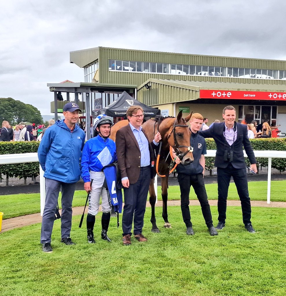 IrishEBF_'s tweet photo. VERA VERTO (by Prince Of Lir @BallyhaneStud) takes the valuable €20,000 #IrishEBF Fillies Handicap @BallinrobeRaces for in form duo @gavincromwell1 &amp; @garyfcarroll for owners From The Clouds Partnership 👏🏆👏

#EBFGoodForRacing 👏👏
#HorseRacing https://t.co/IMvJO0WGQh