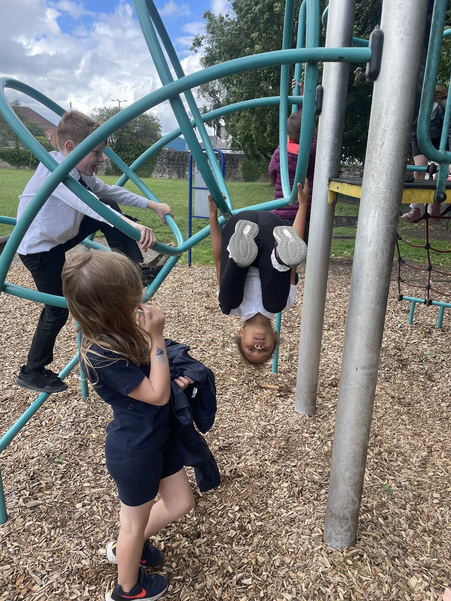 Mrs Macartney tweet media