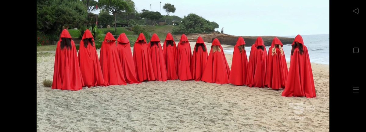 #TemptationIsland 
Ma Riverdale non era finito da un po'?