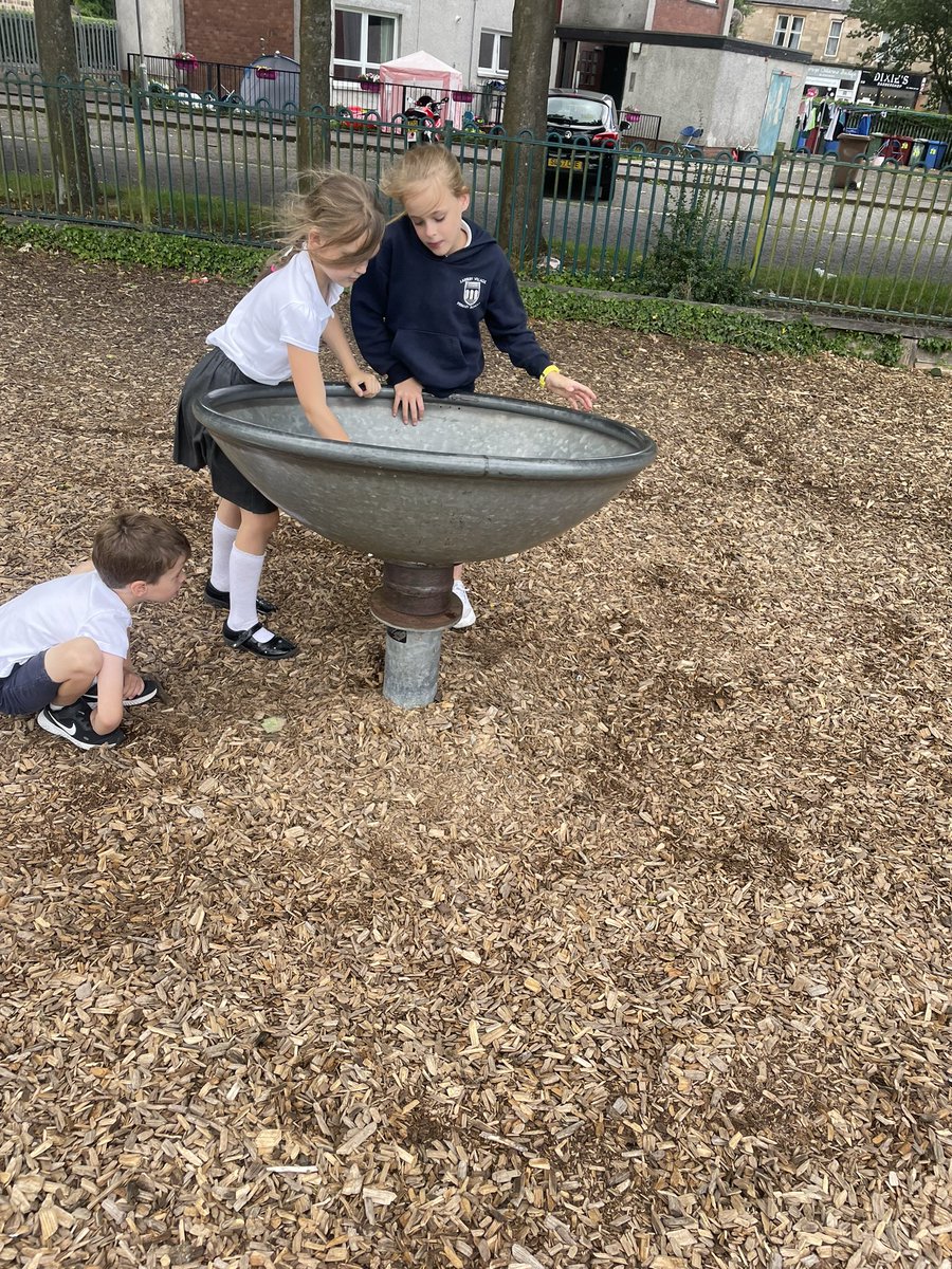 Mrs Macartney tweet media