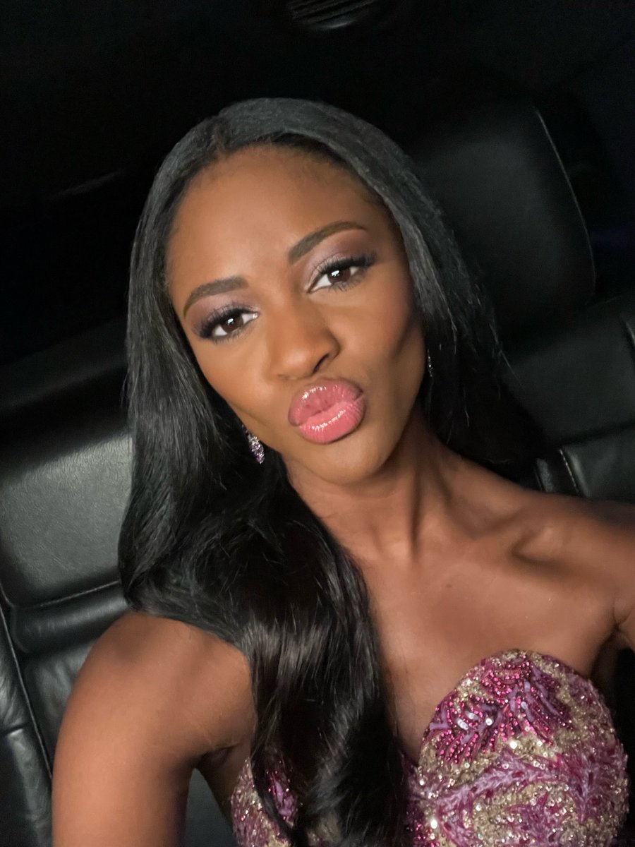 BacheloretteABC's tweet photo. tonight tonight tonight tonightttttt @charitylaws_ https://t.co/4QBQEluZOW
