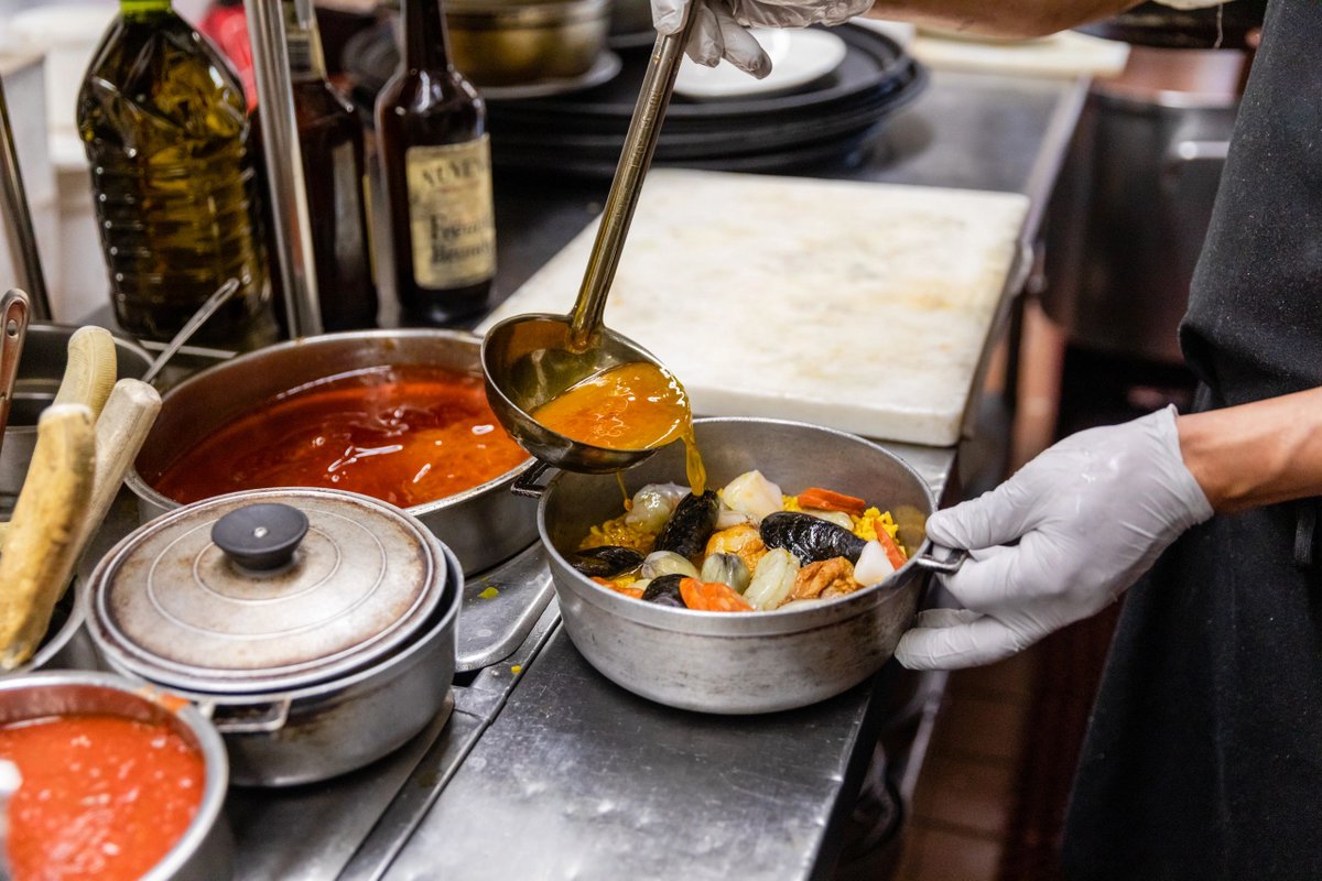 We know what we're doing in the kitchen. For that, allow us to handle dinner tonight. Stop by this evening for something delicious! #CasaLuis #SpanishCuisine #paellas #tapas #SmithtownNY