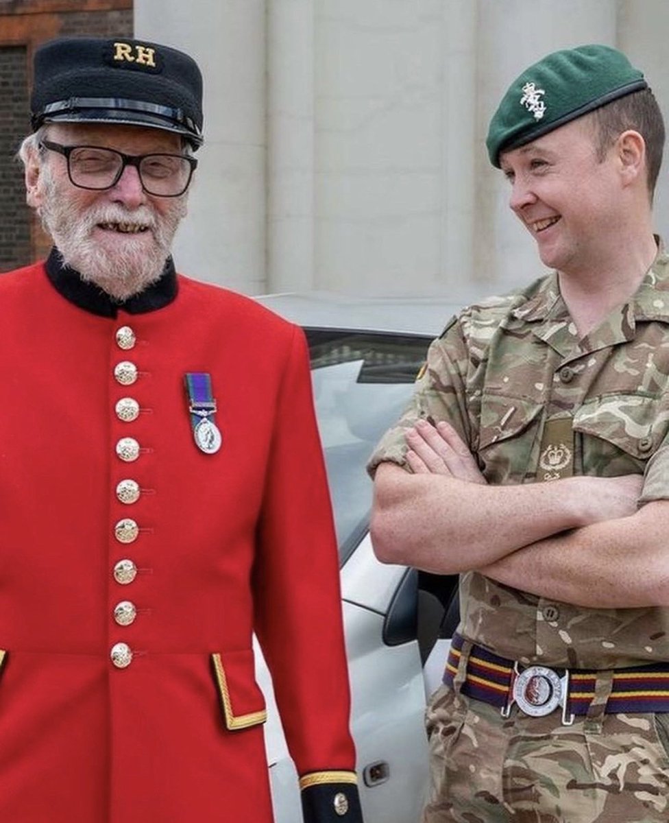 BOTCharity's tweet photo. A huge thank you to @salvocachia and Basyl and his team at Royale Motors Rochdale for the full service and repairs to ‘Betsy’ from us all at Back on Track and of course @royalhospitalchelsea Chelsea Pensioner Chris O’Connor and Gary ahead of the Veterans Banger Rally. https://t.co/oRYjGOXK9x