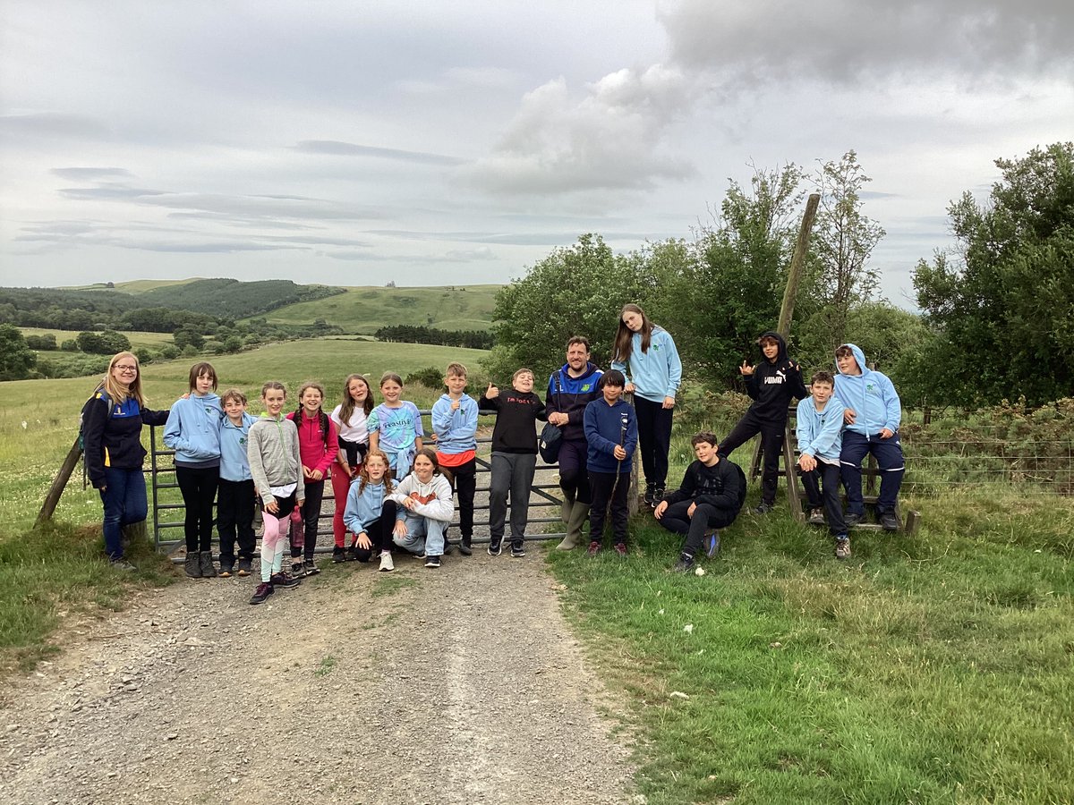 ExcaliburOgb's tweet photo. Evening hill walk #Redridge #Leavers23 https://t.co/Epn6vGlhog