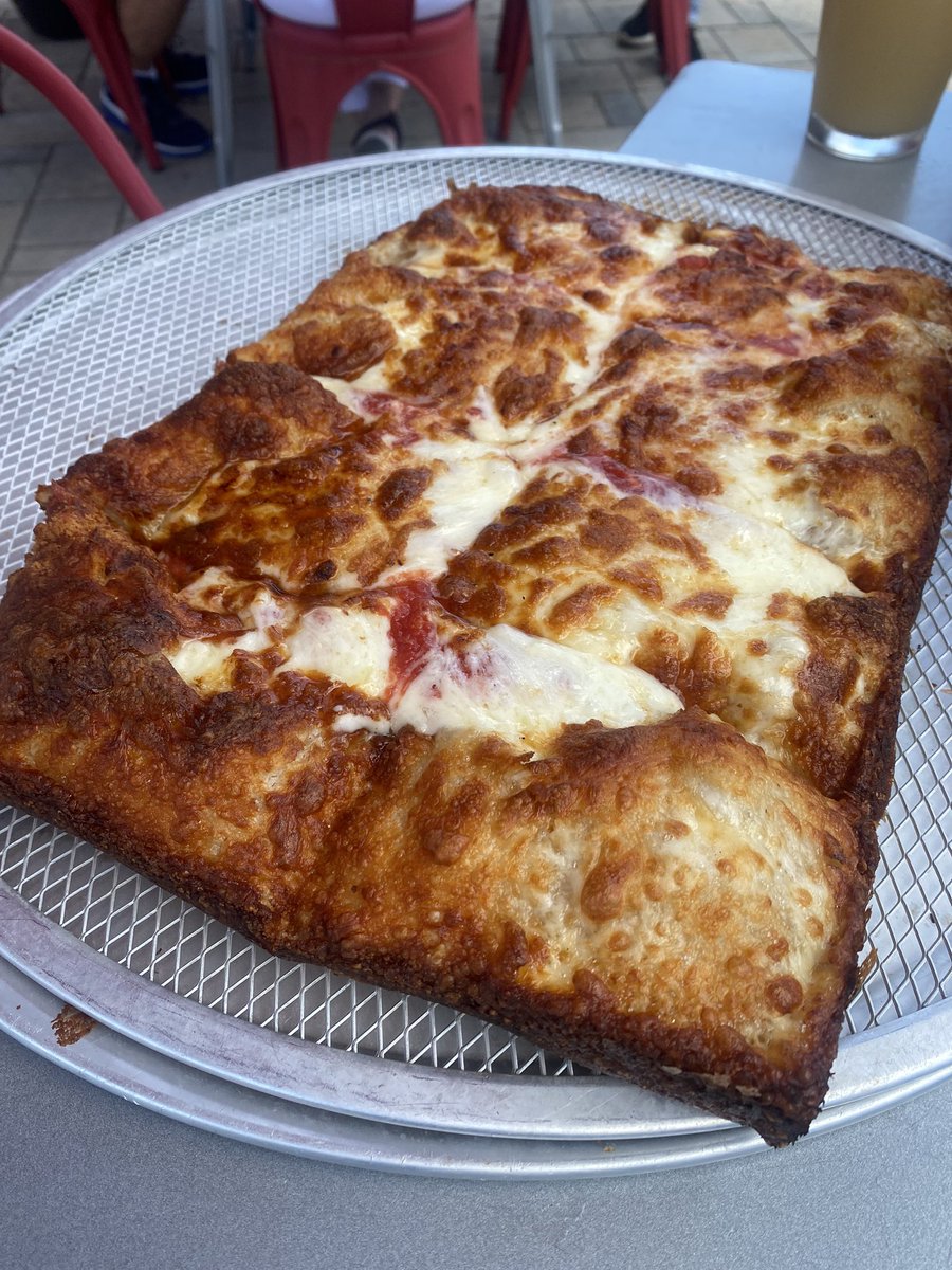 Leeanne Griffin tweet media