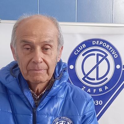 CDZafra's tweet photo. Y siguen con nosotros una temporada más:
👉 Paulino Croche como Secretario General y Joseli Montaño como Encargado de Material
👉 También se une Rafael Santos Taborda como Director Deportivo
💙🤍💪🤍💙 https://t.co/bcSYc6zI32