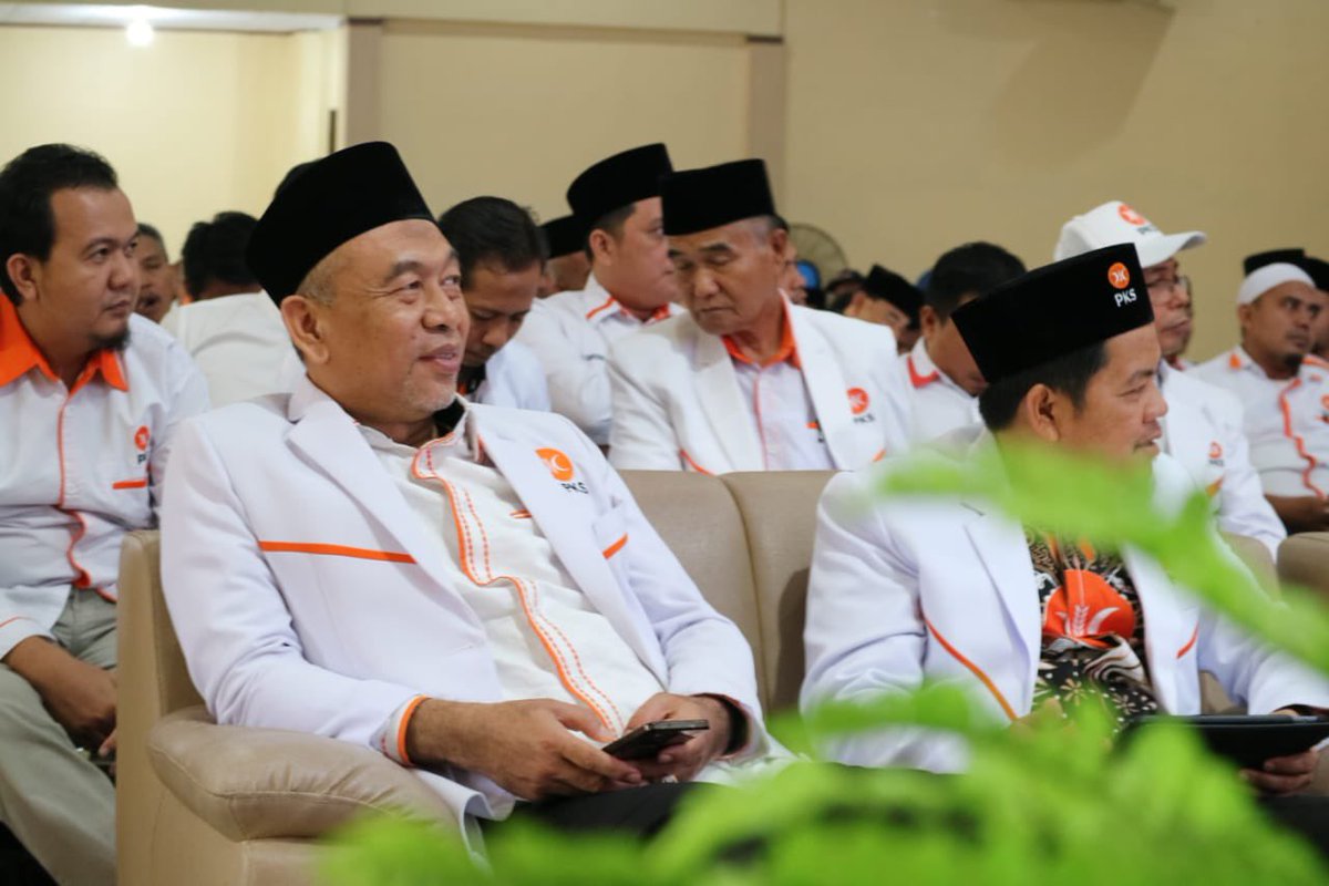 Ratusan Bacaleg PKS di Bengkulu Ikuti Bimbingan Teknis : PKS Komitmen Sebagai Partai Berjuang Untuk Keadilan dan Kesejahteraan Rakyat

👉🏻 bengkulu.pks.id/2023/06/ratusa…

#PKS
#bersamamelayanirakyat
#PKSPelayanRakyat
#PKSPembelaRakyat
#PKSBengkulu