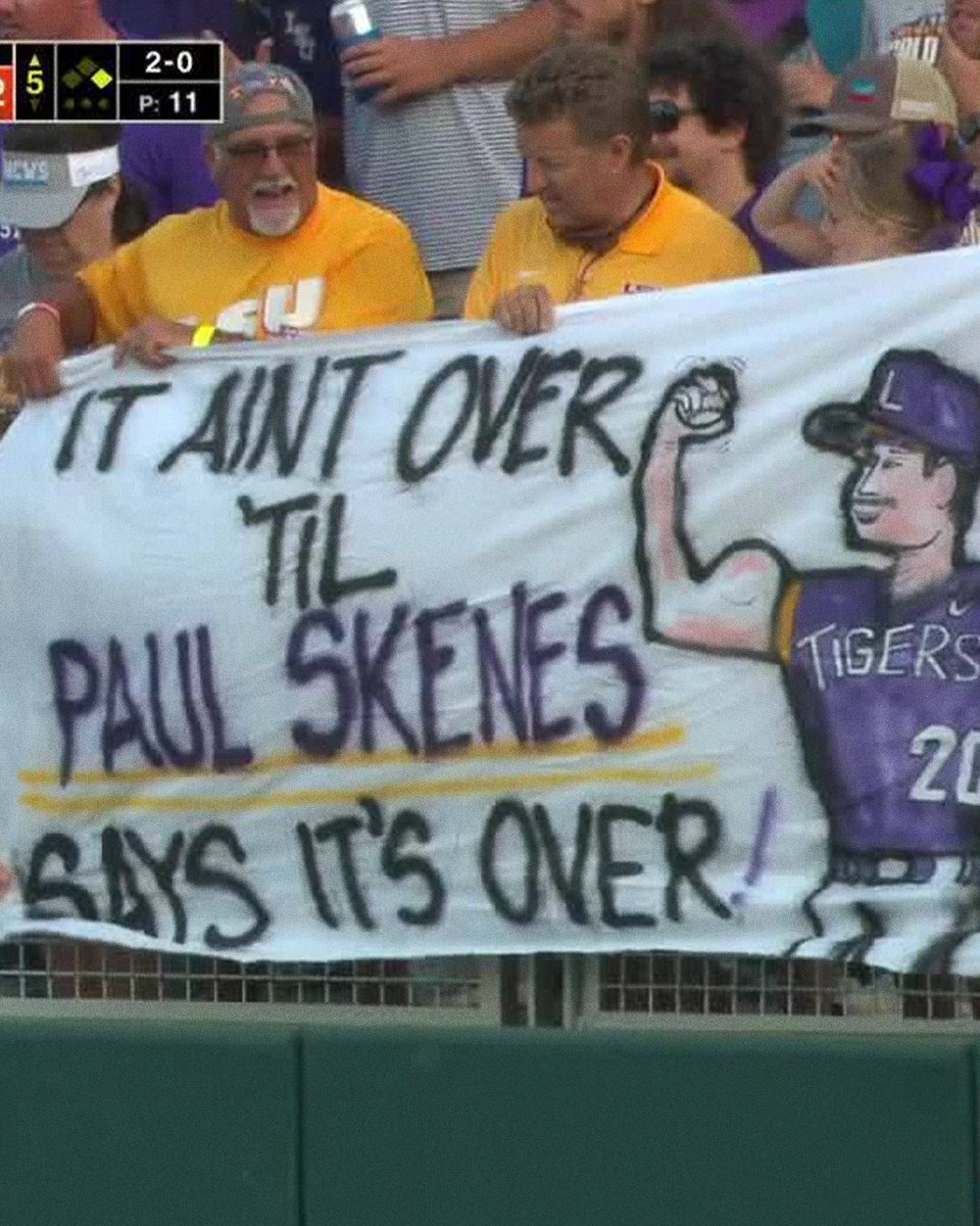 espn's tweet photo. Paul Skenes making his way to the bullpen 🫢 https://t.co/MDdICupwzm