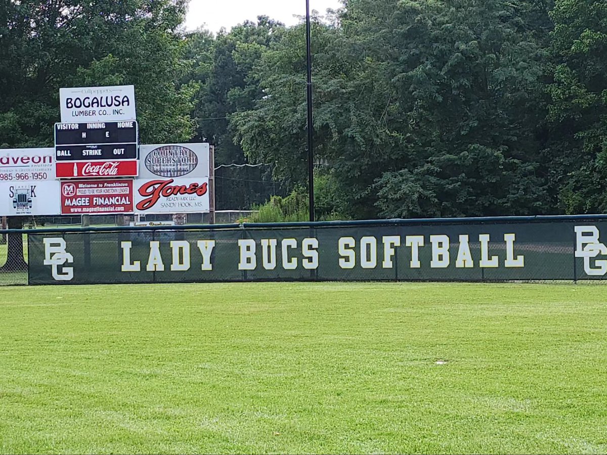 BGSBucsSoftball's tweet photo. Softball Time!!! #BucStrong 🏴‍☠️ https://t.co/7Z5JiC6wRj