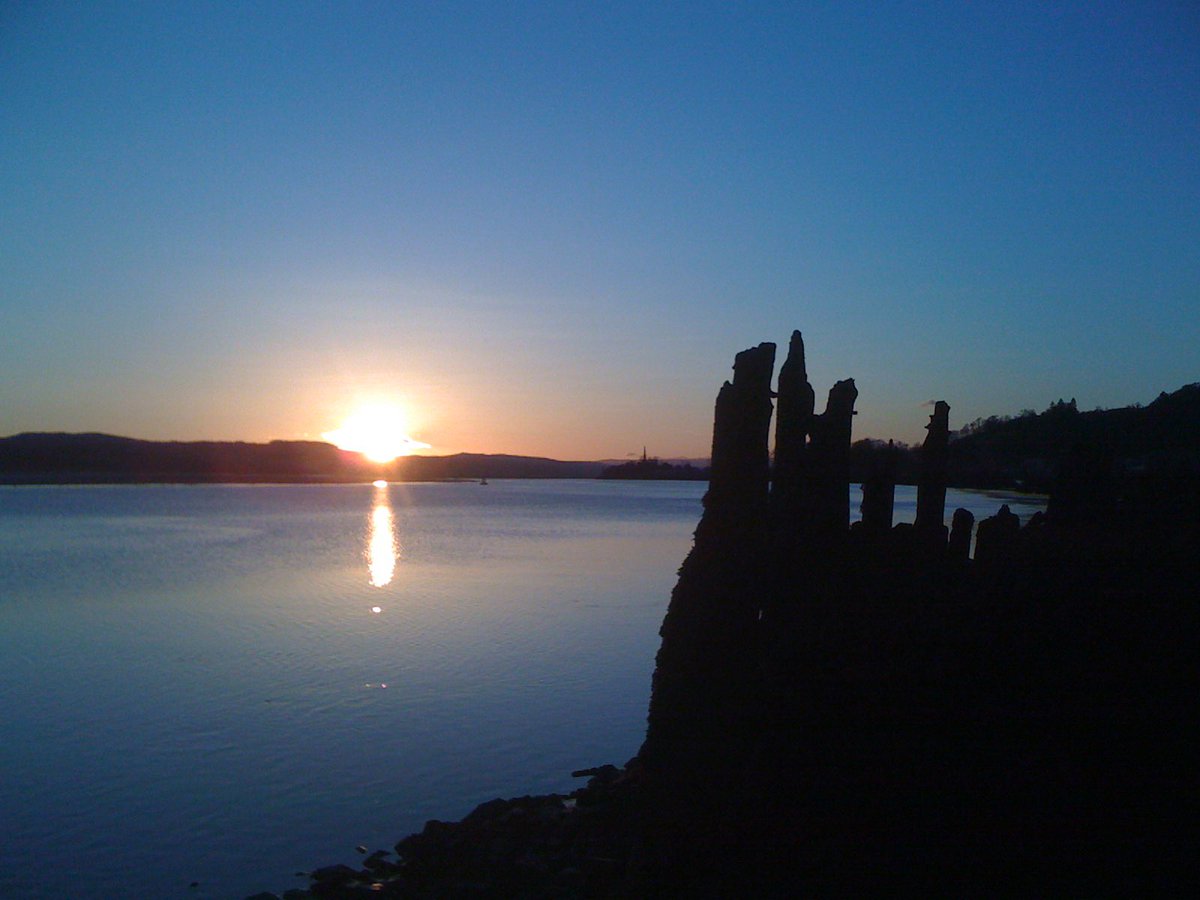 #picoftheday Sunset Bowling Staithes @ladycultreboot @JamesMcCurthy @FionaGrahame @raiphsays @staithesartist @pilaraymara @GREIGEXVS1300A @moleatthedoor @mrs_counter @HelenCo47321117 @JohnDowson66 @fairynuff1979 @ArgyllSeaGlass @weestie97 @cee4cat @defiaye @itsDaibhi @1lowmill