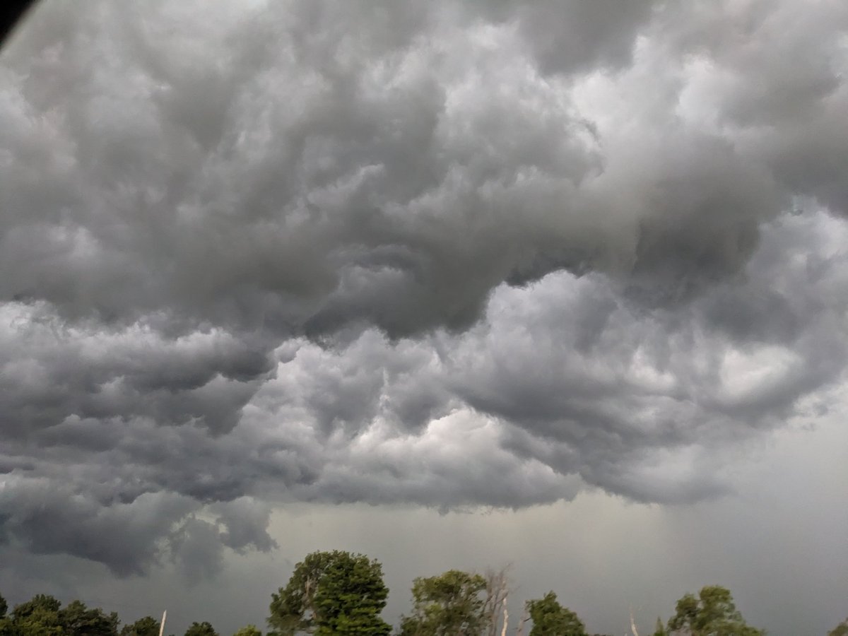 doe_disaster's tweet photo. Some sfc's here in Ithaca tonight before some serious thunderstorms.  @ryanhallyall @BluekandyWX https://t.co/kjQ8KozuSe