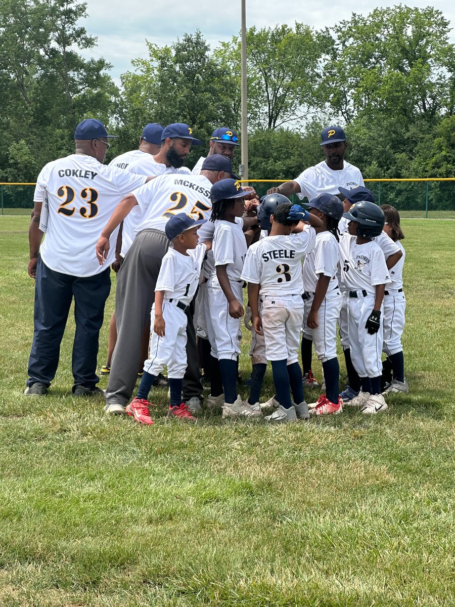 Padres_MI's tweet photo. Tough group of kids, we battled back in the semi's but just fail one point short. @usssabsbl @miusssabaseball. Looking forward to bouncing back this weekend in Grand Rapids. #Padres8u #KidPitch https://t.co/zb1fbahq37