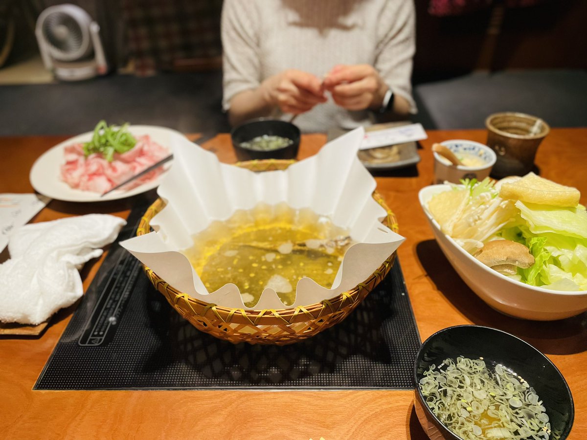 母との二人旅でした✈️
ウン年振りの飛行機に感動し、福岡のうまいメシを存分に胃袋におさめた本当に良き旅だった………… https://t.co/kvlOYiSs2E