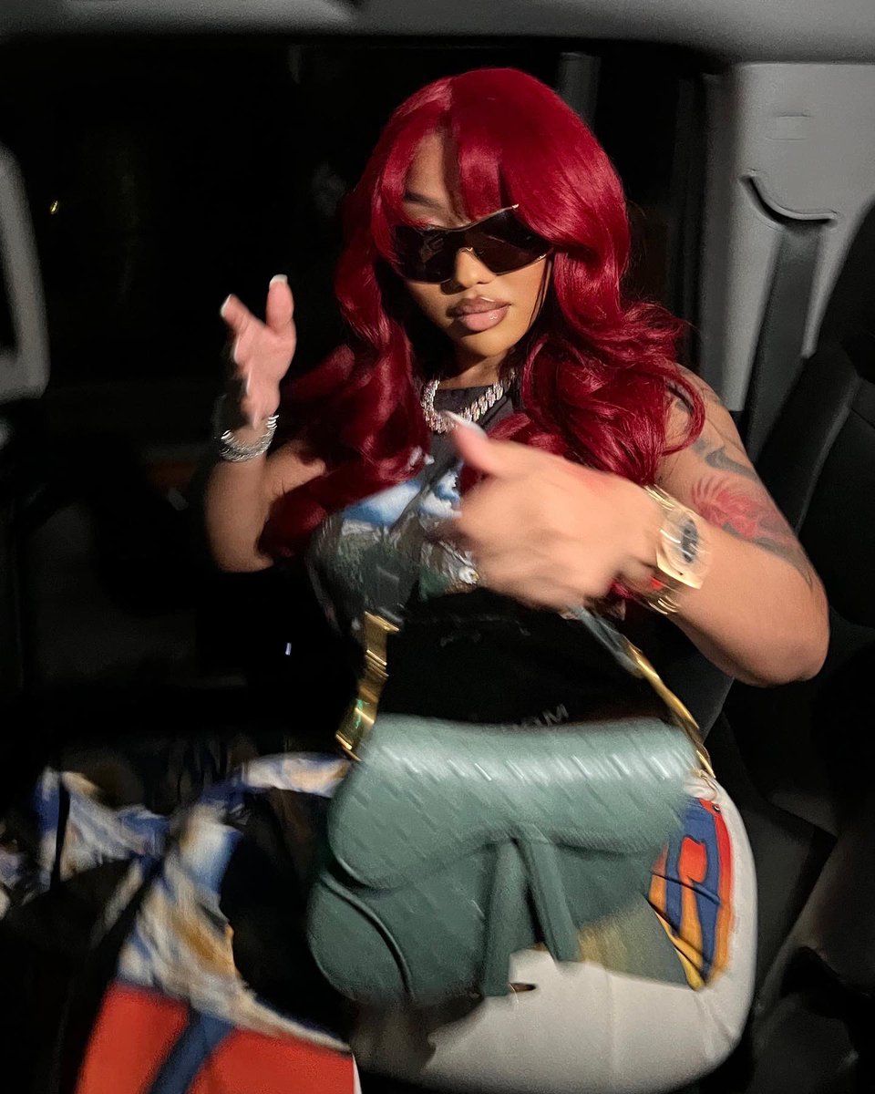 KYLESISTER on Twitter: "You ain’t got the bank account to play with me 😅🔥"