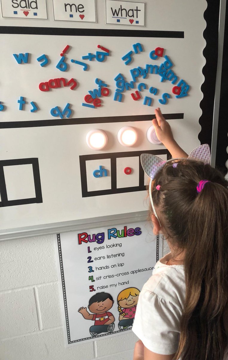 After finishing our digraph review today and our last UFLI lesson for the year FDK 7 was having fun practicing making and sounding out words we learned with digraphs at our phonics wall. <a href="/UFLiteracy/">UF Literacy Institute</a> <a href="/ViolaD_HWDSB/">Viola Desmond Elementary School</a> <a href="/ViolaVipersRead/">Viola Desmond HWDSB</a> @hwdsb
