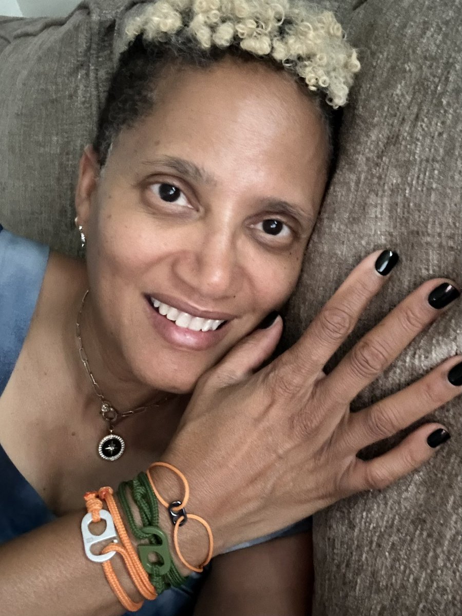 Showing my support for @thetogetherband and @spacefabworld (@Xtina_Korp and @Astro_Nicole) with their #DiscovertheCosmos campaign for #SDG9 by wearing the orange #togetherband. I am also wearing the green band for #SDG13 Climate Action because we all need to band together to take…