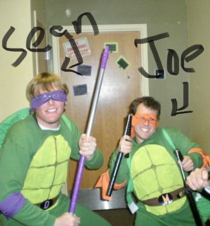 Meet our newest Bartender, Joe!
You may recognize Joe from Hand in Glove
Joe and Sean were college roommates so naturally we talked Joe into joining the Diametric Team!
Joes behind the bar slingin’ beers &amp; cocktails so come say Hi and ask about his Mets hat.
📸: Sean &amp; Joe 2008