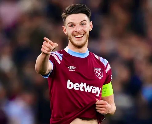 🏴󠁧󠁢󠁥󠁮󠁧󠁿 West Ham have tonight received formal offer from Manchester City to sign Declan Rice. 

Man City proposing a deal worth £80m + £10m add-ons after 2nd Arsenal bid of £75m + £15m was rejected last week. [@David_Ornstein ✍︎]