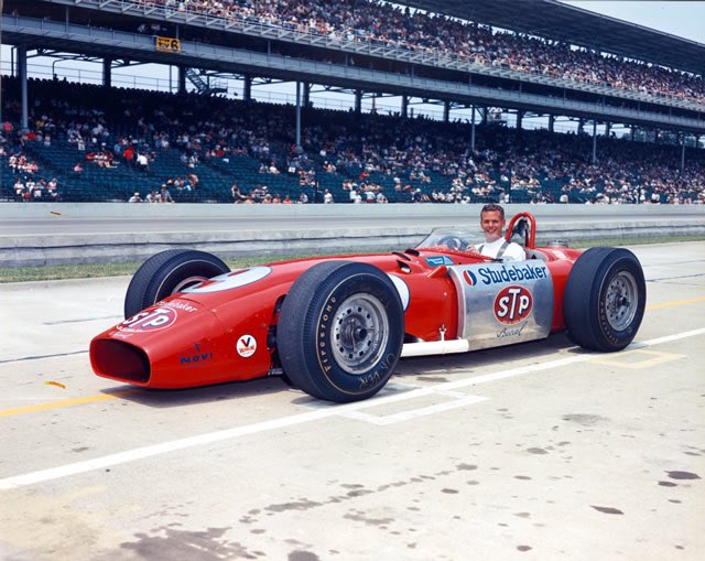 Just learned Bobby Unser completed only 3 laps in his first 2 Indianapolis 500 starts.

In his 2nd start in 1964, he was involved in the catastrophic Lap 2 crash that claimed the lives of Eddie Sachs and Dave MacDonald.

As a Rookie, he crashed in Turn 1 on Lap 3.

#Indy500 || 🦃