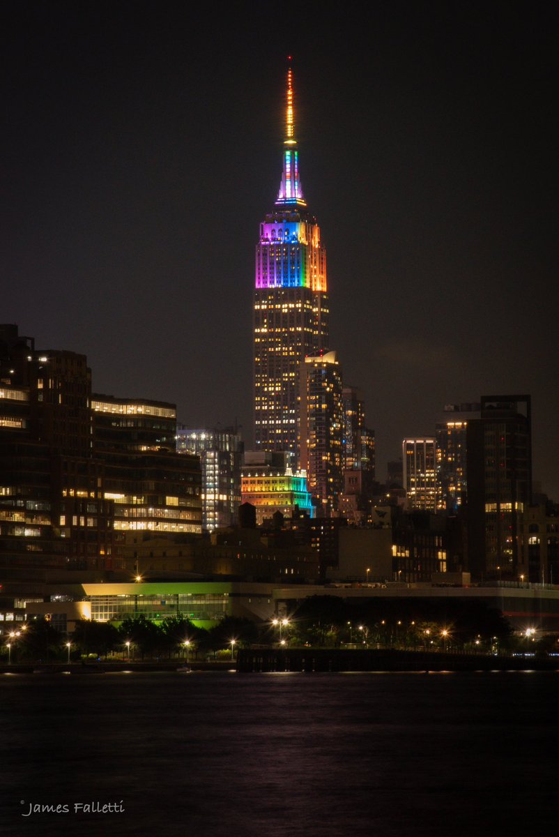 The #NYC Skyline showed its true colors Last night 🌈

NYC/Hoboken, NJ
#Nikon D750

#nikonphotography #nikonnofilter #Manhattan #NYCPride #NYCPride2023 #Pride2023 #LGBTQIA #newyork #hoboken #gaypride2023 #nycskyline #empirestatebuilding