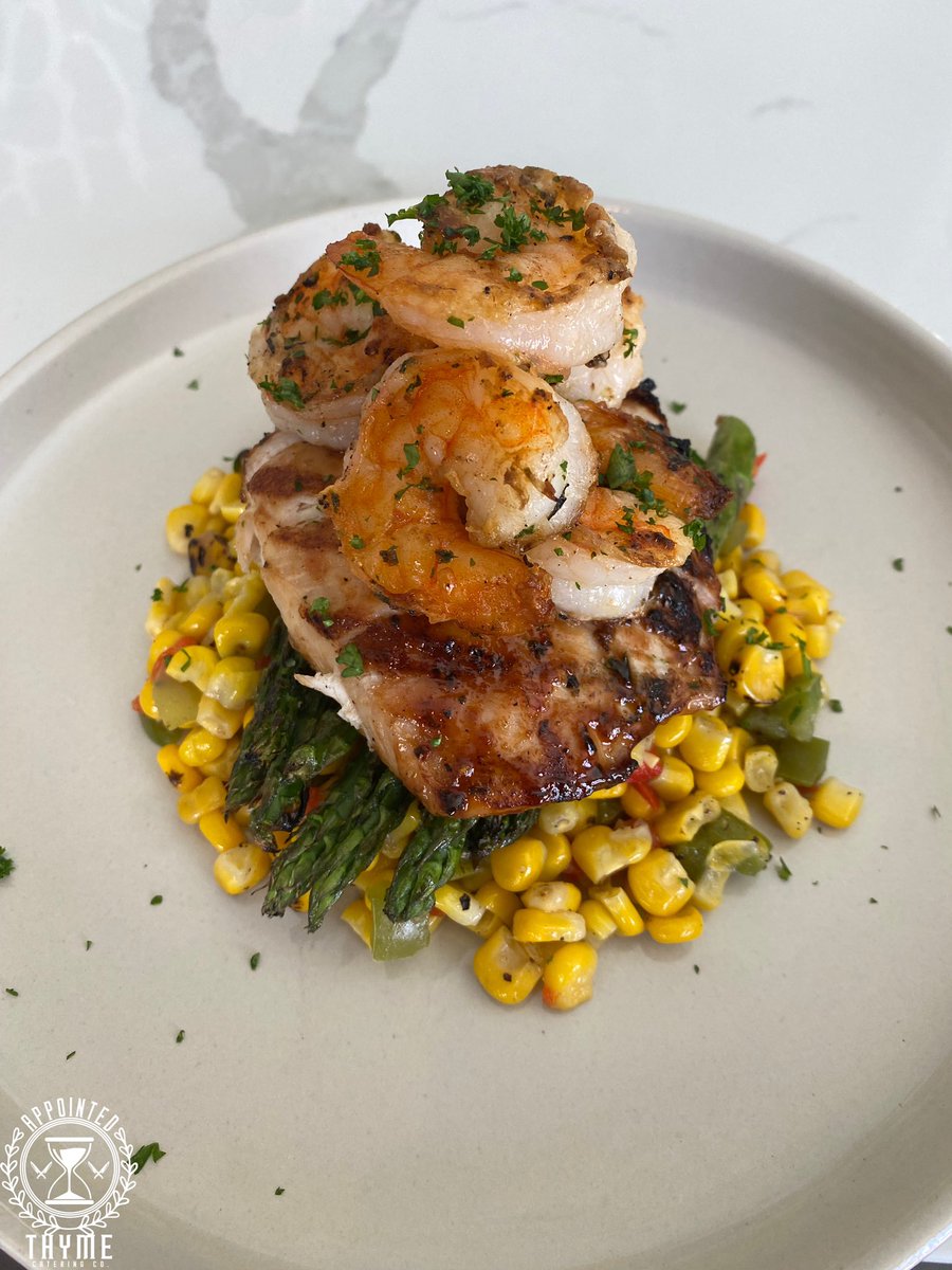 Honey Roasted Corn with Poblano Peppers Grilled Asparagus Grilled Roasted Garlic BBQ Chicken and Grilled Shrimp 🔥🔥🔥🔥🔥 #chef #foodie #goodfood #lunch #healthy like share and comment 🙏🏾