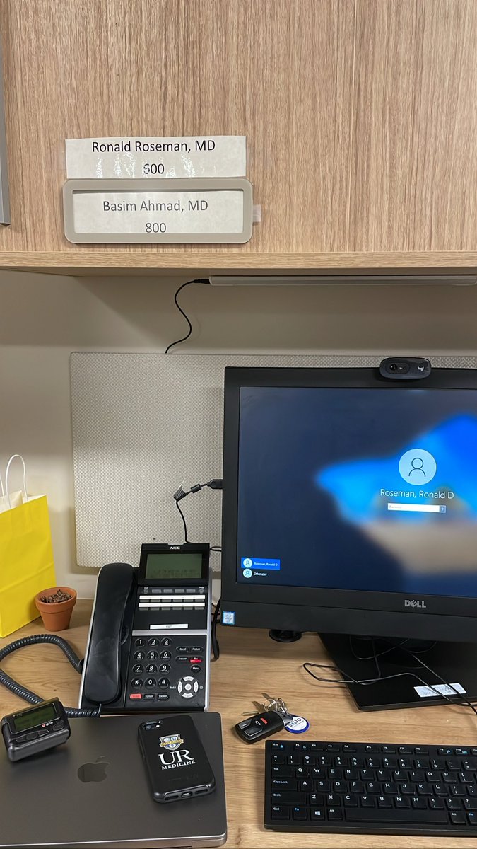 New intern. New office.

#ResidencyFirstDay