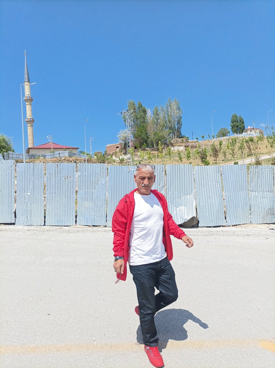 Geceniz güzel olsun yüreyi güzel insanlara