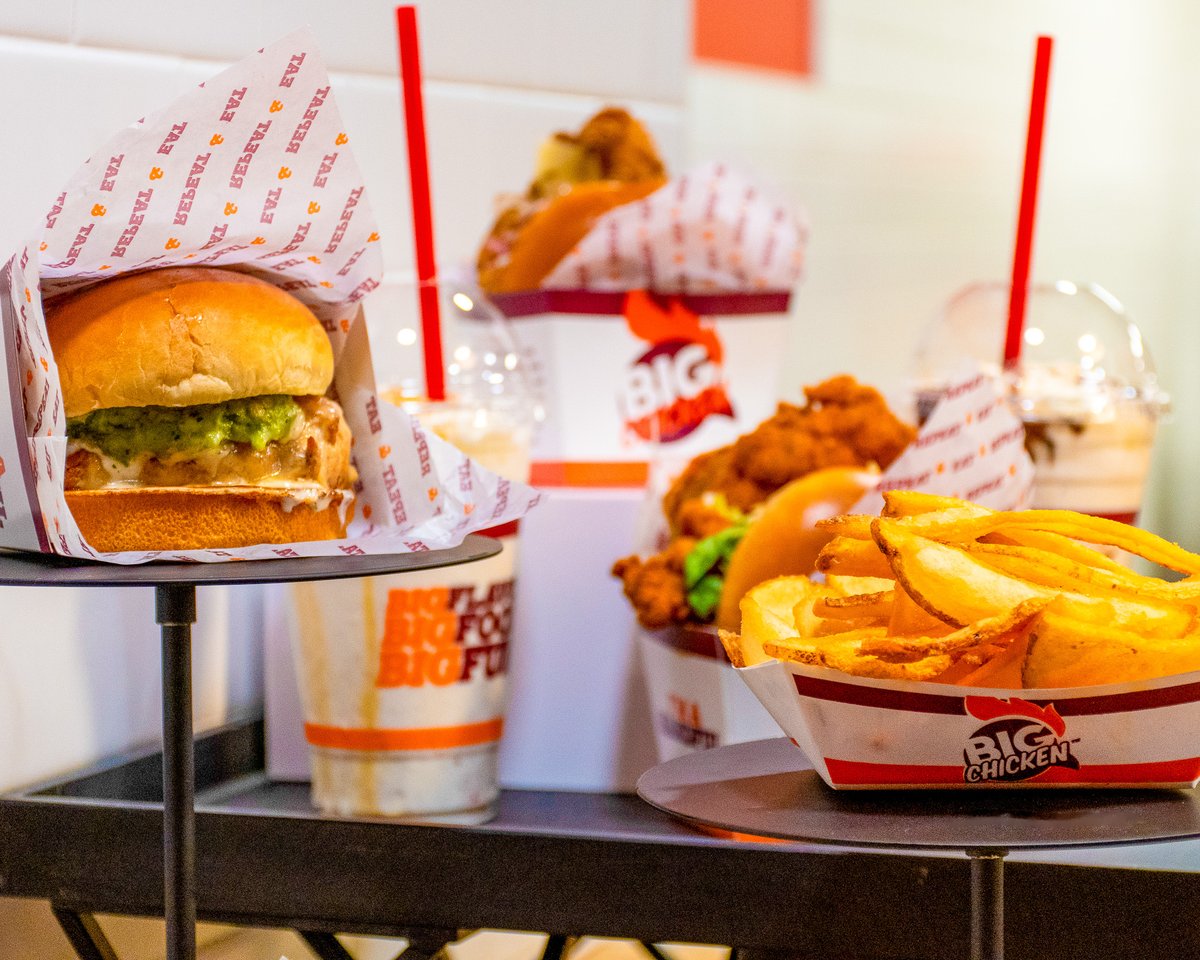 PHILLY! 🙌 We're NOW OPEN at The Concourse at Comcast Center! Come get a taste of the BIG FLAVOR, BIG FOOD and BIG FUN of #BigChickenShaq! Open Monday - Friday from 10AM - 5PM. 🐔🔥

𝗔𝗗𝗗𝗥𝗘𝗦𝗦:
1701 John F Kennedy Blvd
Philadelphia, PA 19103