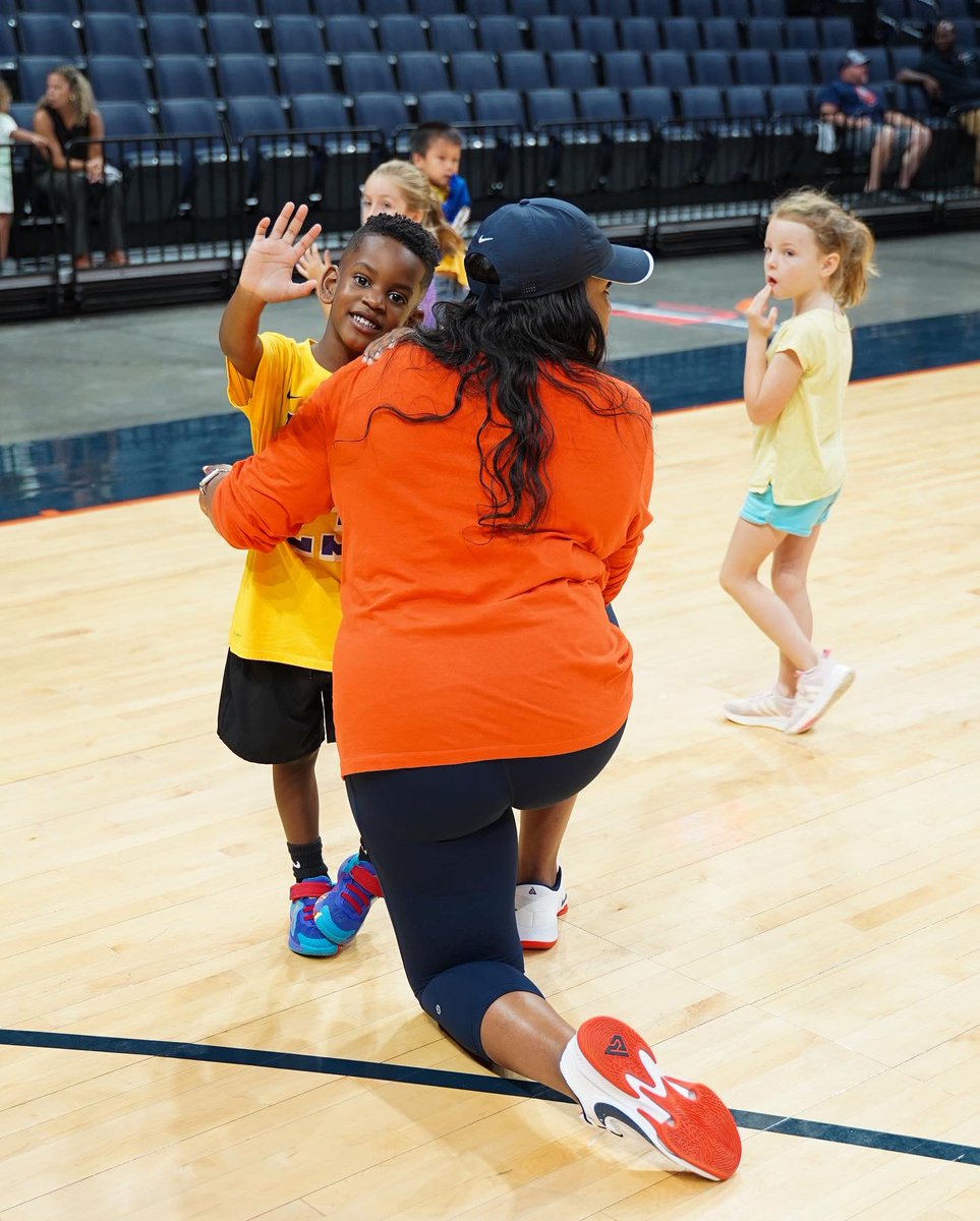 Coachmoxbasketballcamp (@coachmoxbbcamp) on Twitter photo Day โ๐ฝ brought the ๐๐ก๐๐ฅ๐๐ฌ!
See ya tomorrow campers! <a href="/UVAWomensHoops/">Virginia Women's Basketball</a> <a href="/UVACoachMox/">Amaka โMoxโ Agugua-Hamilton</a>
#GoHoos ๐ธโ๏ธ๐น#GNSL Day โ๐ฝ brought the ๐๐ก๐๐ฅ๐๐ฌ!
See ya tomorrow campers! <a href="/UVAWomensHoops/">Virginia Women's Basketball</a> <a href="/UVACoachMox/">Amaka โMoxโ Agugua-Hamilton</a>
#GoHoos ๐ธโ๏ธ๐น#GNSL
