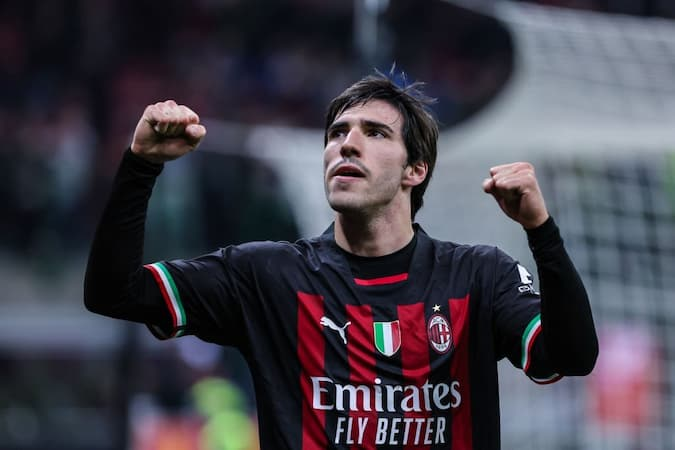 TOTTPodcast's tweet photo. 🚨 NEW EPISODE OUT NOW 🚨

TOTT End of Season Awards &amp; Tonali incoming for #NUFC

We announce the winners of our EoS awards, huge thanks to everyone who voted &amp; took part 🗳️

We also discuss the imminent arrival of Italian international midfielder, Sandro Tonali https://t.co/Taafm7Oa8u