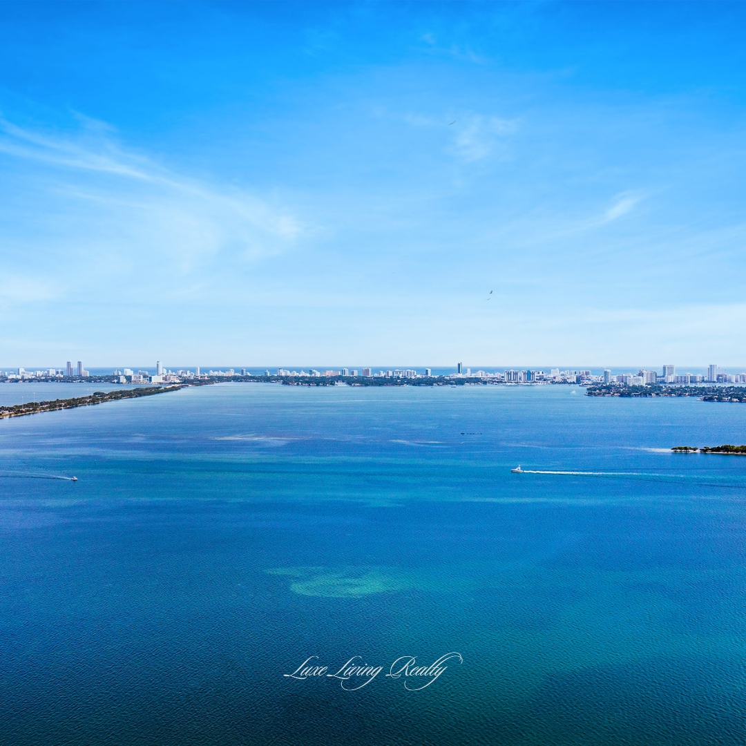luxelivingmiami's tweet photo. πππππππππππ β¨ ππππ πππ πππππππππ ππππ
PENTHOUSE OASIS WITH ENDLESS BAYVIEWS IN EDGEWATER ~ MIAMI!
πππππ«ππ ππ $π,πππ,πππ
@luxelivingmiami #tjestavillo #realestateinmiami #edgewaterrealestate #luxurycondomiami #LuxeLivingRealty https://t.co/13k3fwEssf