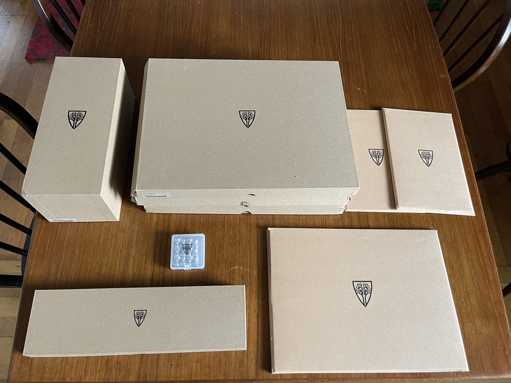 Unboxing LOUIS VUITTON Watch Packaging